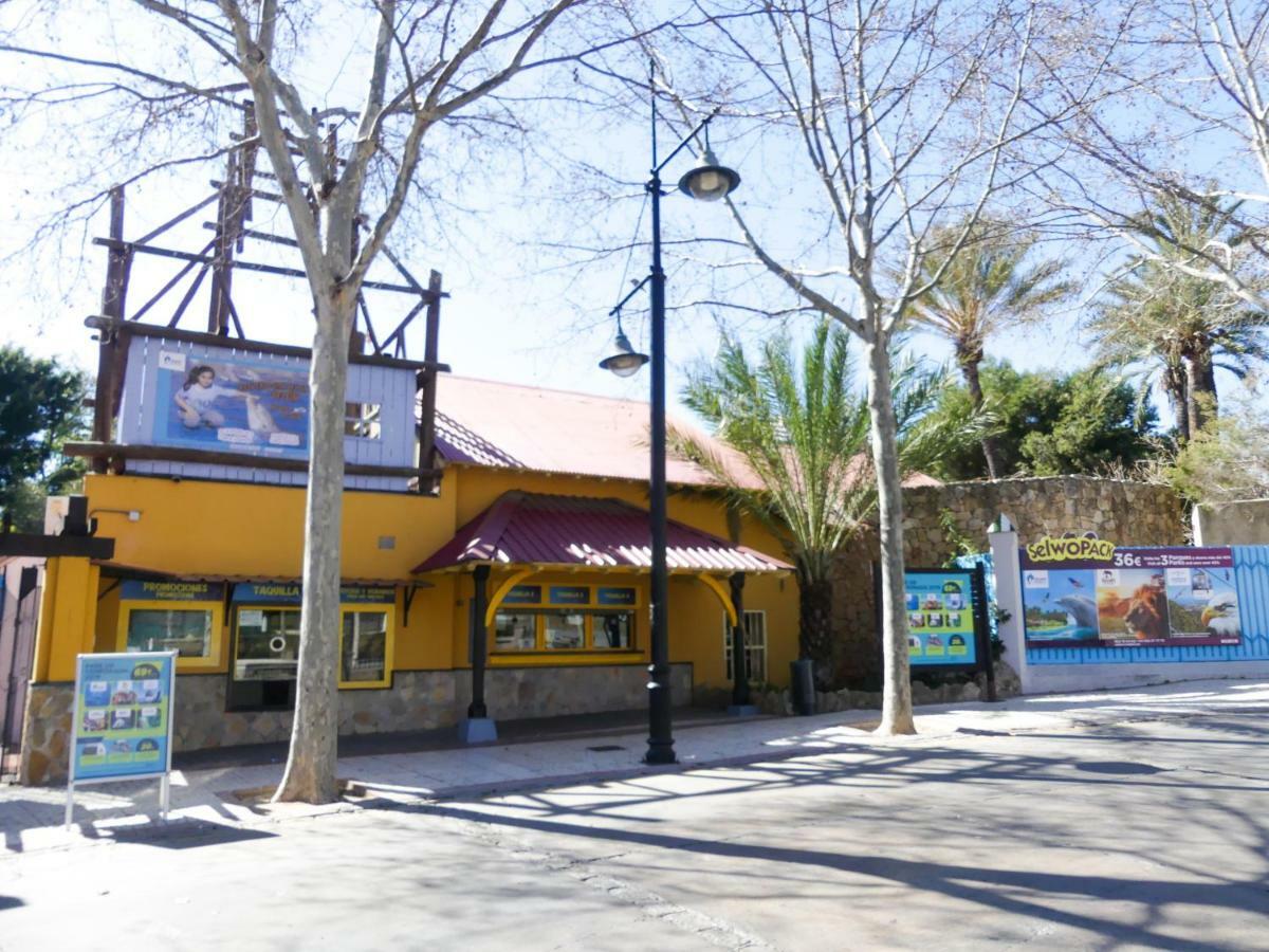 Apartamento Vacacional A 1 Minuto De La Playa - Carihuela Torremolinos Bagian luar foto