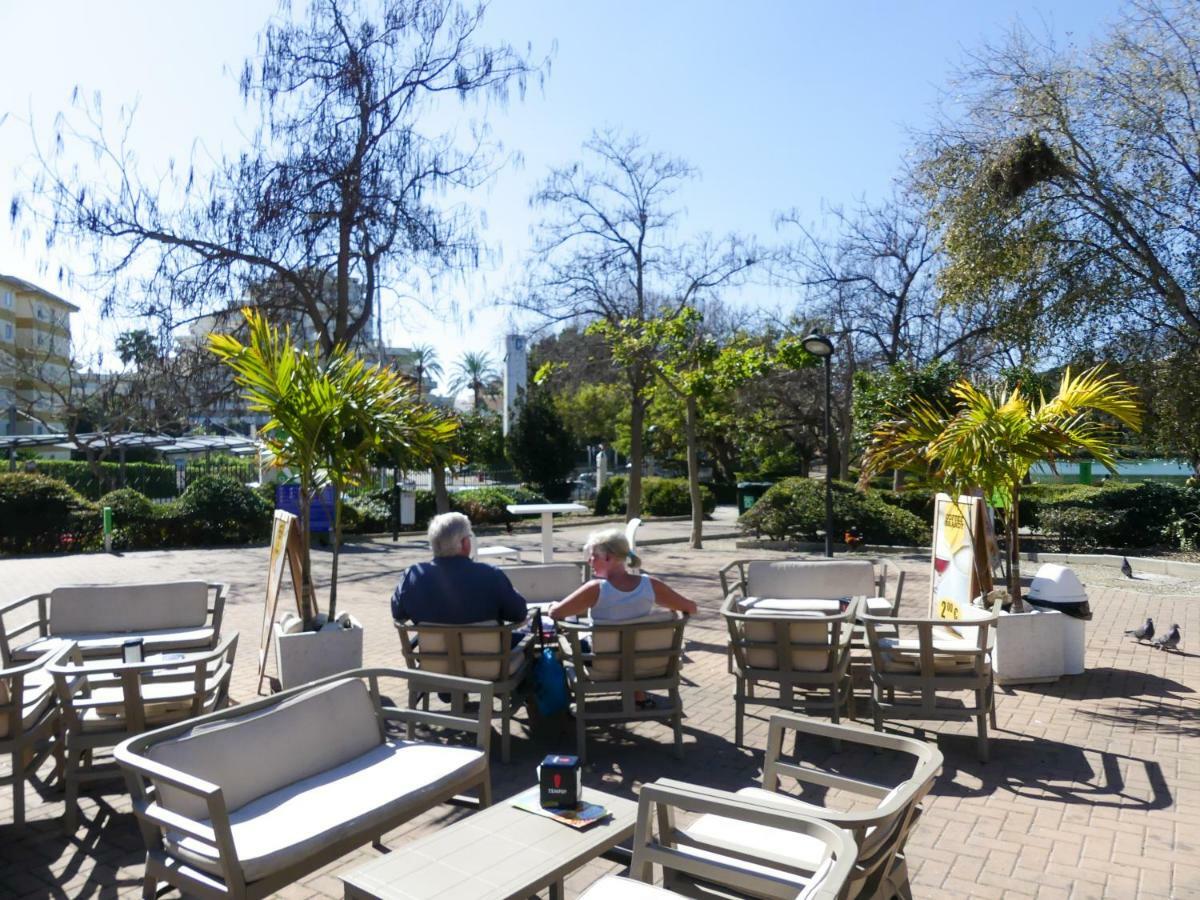 Apartamento Vacacional A 1 Minuto De La Playa - Carihuela Torremolinos Bagian luar foto
